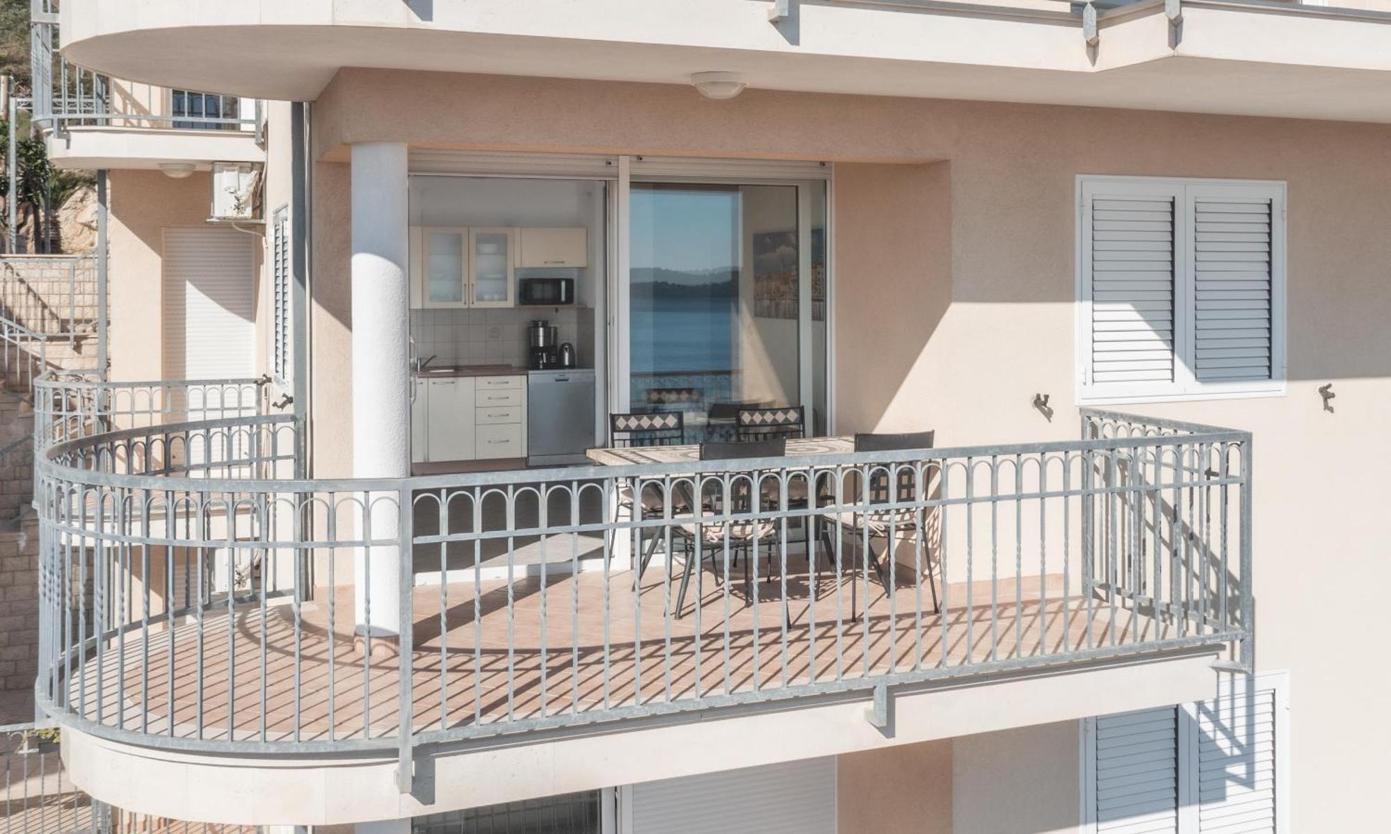Apartment More